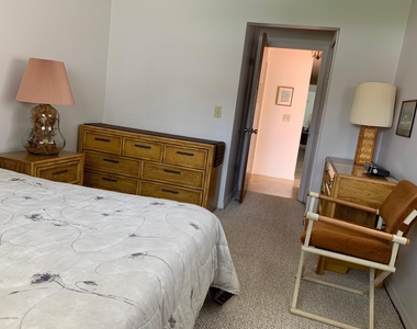 418 Hawthorne Court - Photo Thumbnail 4
