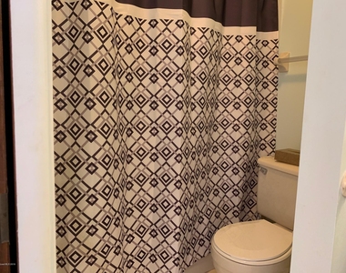 418 Hawthorne Court - Photo Thumbnail 5