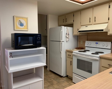 418 Hawthorne Court - Photo Thumbnail 9