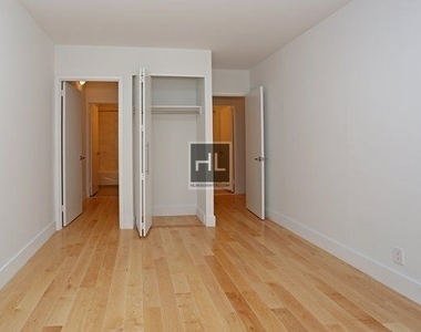 West 53 Street - Photo Thumbnail 1