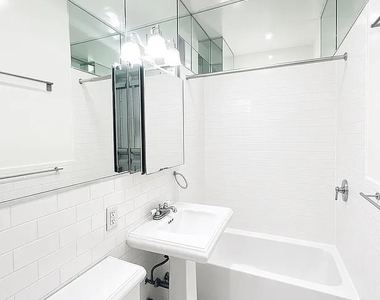 340 East 55th Street - Photo Thumbnail 3
