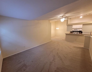 36122 Lake Chase Boulevard - Photo Thumbnail 8