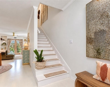 506 S Willow Avenue - Photo Thumbnail 4