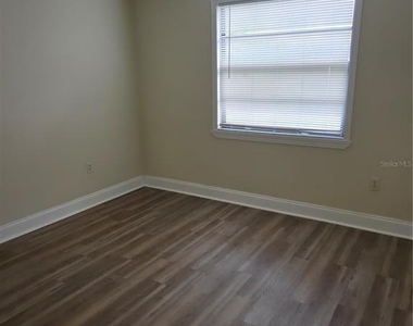 12025 Proctor Loop - Photo Thumbnail 5