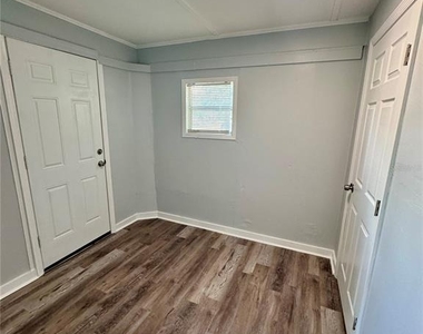 2318 4th Street S - Photo Thumbnail 5