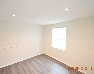 907 E Patterson Street - Photo Thumbnail 12