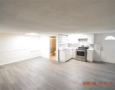 907 E Patterson Street - Photo Thumbnail 10