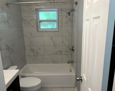 6128 16th Lane Ne - Photo Thumbnail 12