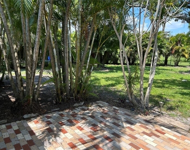 6128 16th Lane Ne - Photo Thumbnail 18