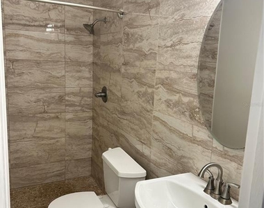 6128 16th Lane Ne - Photo Thumbnail 9