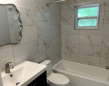 6128 16th Lane Ne - Photo Thumbnail 11