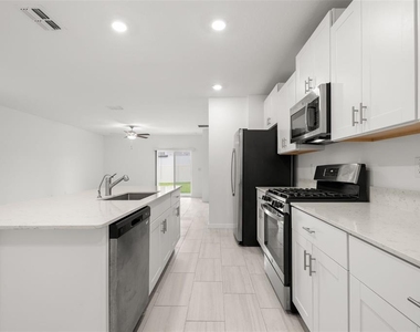 2562 Leonia Lane - Photo Thumbnail 4