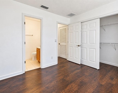 4887 Tuscan Loon Drive - Photo Thumbnail 14