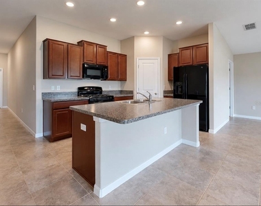 5005 White Chicory Drive - Photo Thumbnail 7
