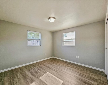 1048 Powersong Street - Photo Thumbnail 8