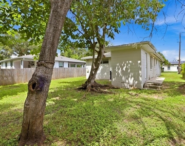 3207 E North Bay Street - Photo Thumbnail 14