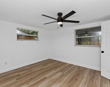 5644 Berlin Drive - Photo Thumbnail 23