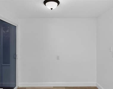 5644 Berlin Drive - Photo Thumbnail 10