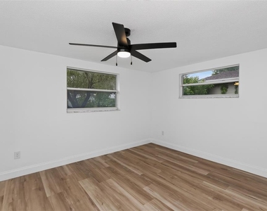 5644 Berlin Drive - Photo Thumbnail 12