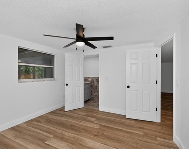 5644 Berlin Drive - Photo Thumbnail 16