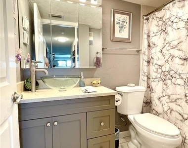 7893 Sailboat Key Boulevard S - Photo Thumbnail 16