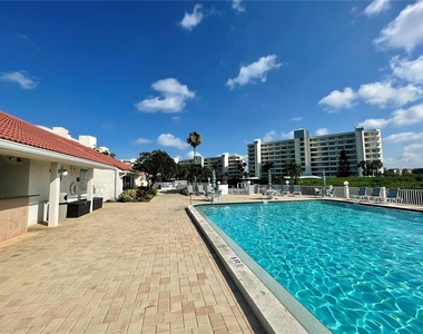 7893 Sailboat Key Boulevard S - Photo Thumbnail 28