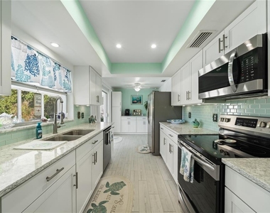 632 Shore Drive - Photo Thumbnail 12