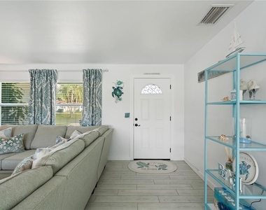 632 Shore Drive - Photo Thumbnail 7
