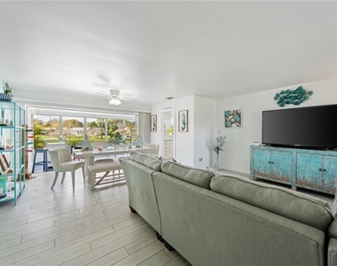 632 Shore Drive - Photo Thumbnail 3