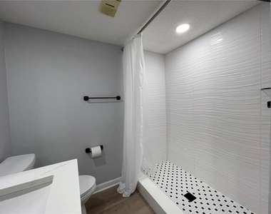 300 S Florida Avenue - Photo Thumbnail 19