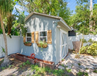 404 S West Shore Boulevard - Photo Thumbnail 11