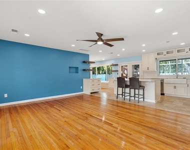 404 S West Shore Boulevard - Photo Thumbnail 2