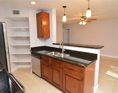 8647 Mallard Reserve Drive - Photo Thumbnail 12