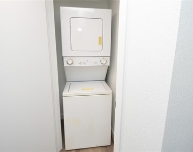 8647 Mallard Reserve Drive - Photo Thumbnail 5