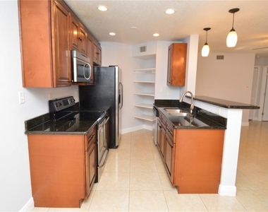 8647 Mallard Reserve Drive - Photo Thumbnail 11