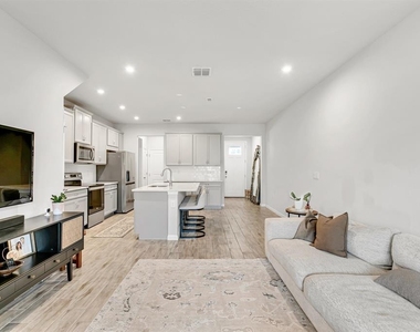 8355 Wildflower Glen Avenue - Photo Thumbnail 9