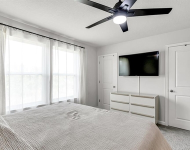 8355 Wildflower Glen Avenue - Photo Thumbnail 21