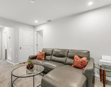 8355 Wildflower Glen Avenue - Photo Thumbnail 17