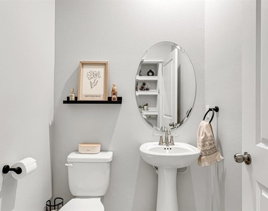 8355 Wildflower Glen Avenue - Photo Thumbnail 16