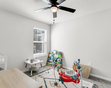 8355 Wildflower Glen Avenue - Photo Thumbnail 24