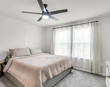 8355 Wildflower Glen Avenue - Photo Thumbnail 20