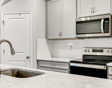 8355 Wildflower Glen Avenue - Photo Thumbnail 12