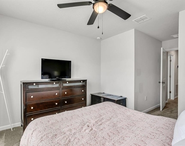 8355 Wildflower Glen Avenue - Photo Thumbnail 28