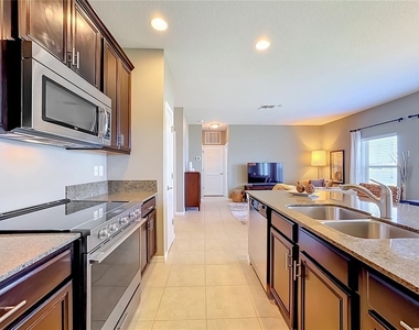 8608 Turnstone Shore Lane - Photo Thumbnail 16