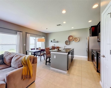 8608 Turnstone Shore Lane - Photo Thumbnail 11