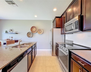 8608 Turnstone Shore Lane - Photo Thumbnail 15