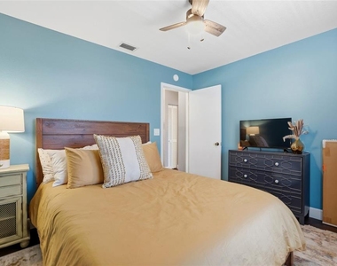 11235 Clayridge Drive - Photo Thumbnail 32