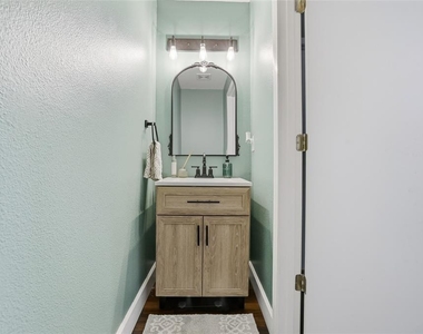 11235 Clayridge Drive - Photo Thumbnail 39