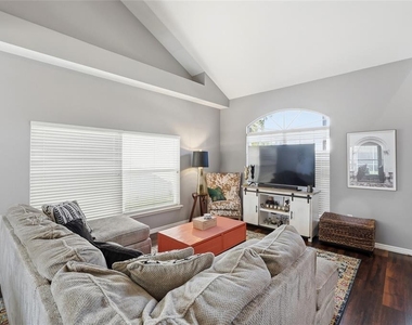 11235 Clayridge Drive - Photo Thumbnail 5