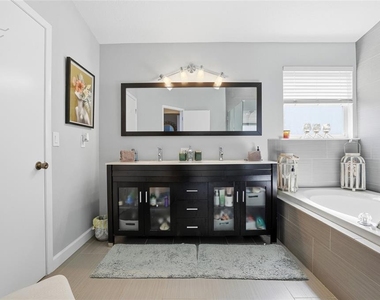11235 Clayridge Drive - Photo Thumbnail 26